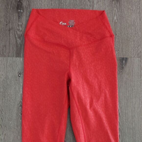 Zyia Red Leopard Print Scrunch V Cross Waist Leggings Size 6-8 - Picture 3 of 10